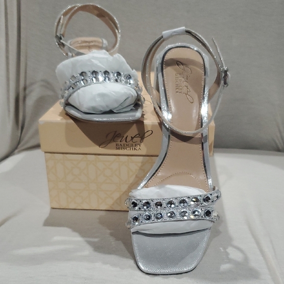 Badgley Mischka Jewel Silver Crystal Embellished Chunky Heels - Picture 1 of 11